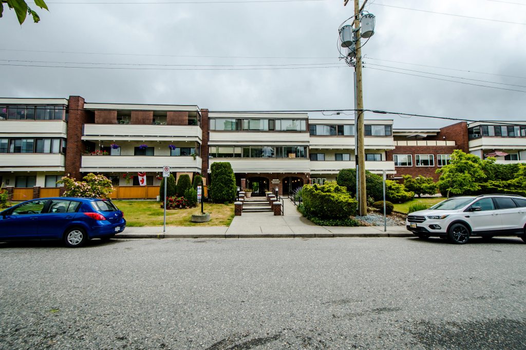 208-1448 Fir Street, White Rock