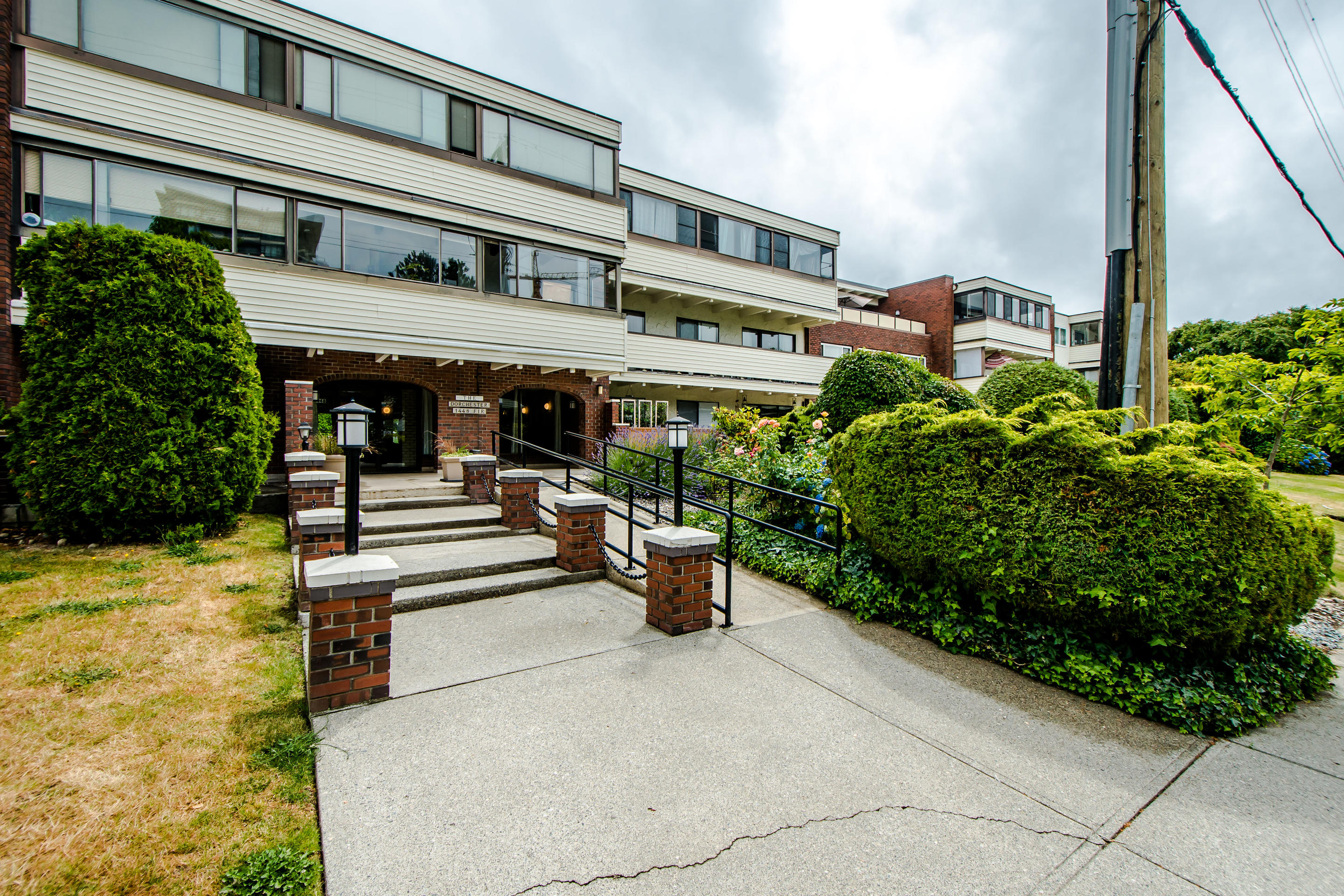 208-1448 Fir Street, White Rock 2