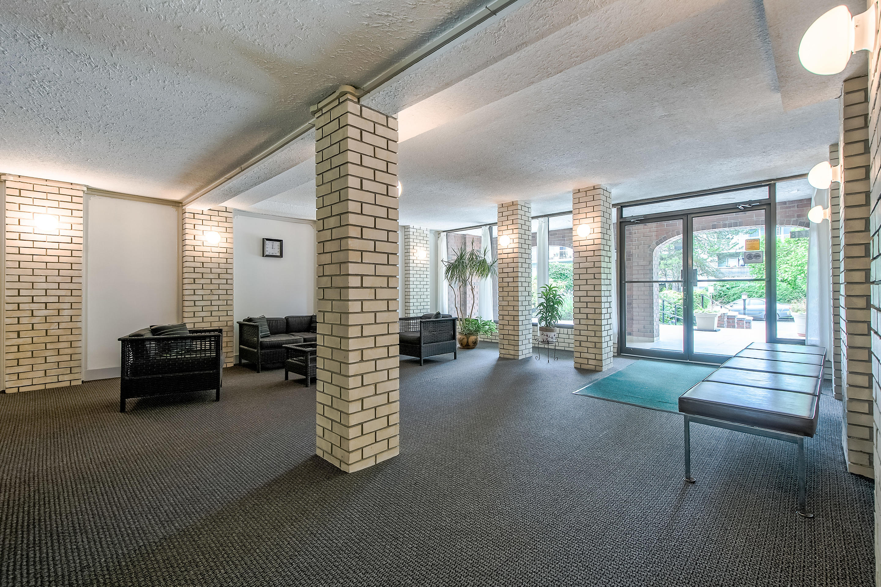 208-1448 Fir Street, White Rock 3