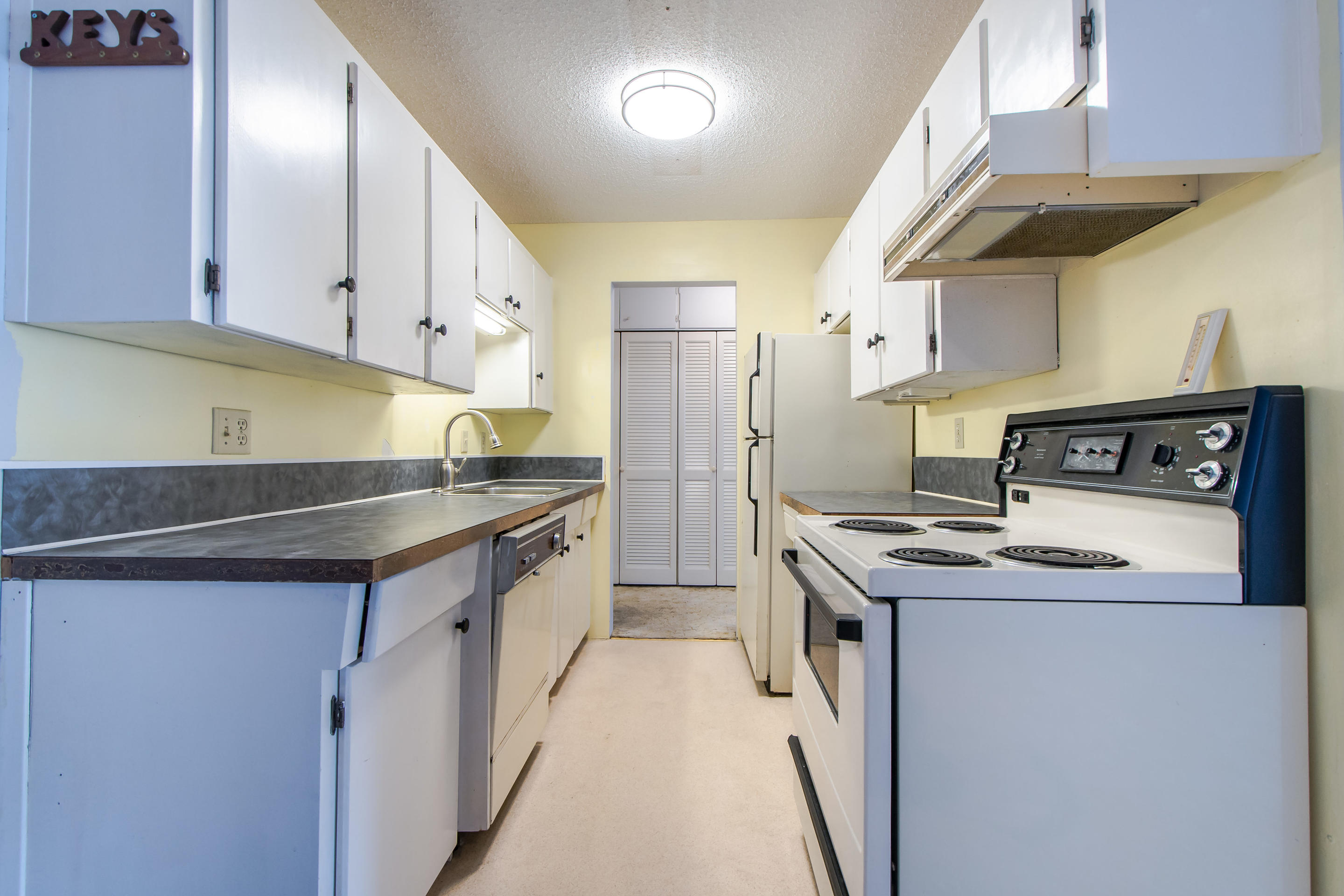 208-1448 Fir Street, White Rock 8
