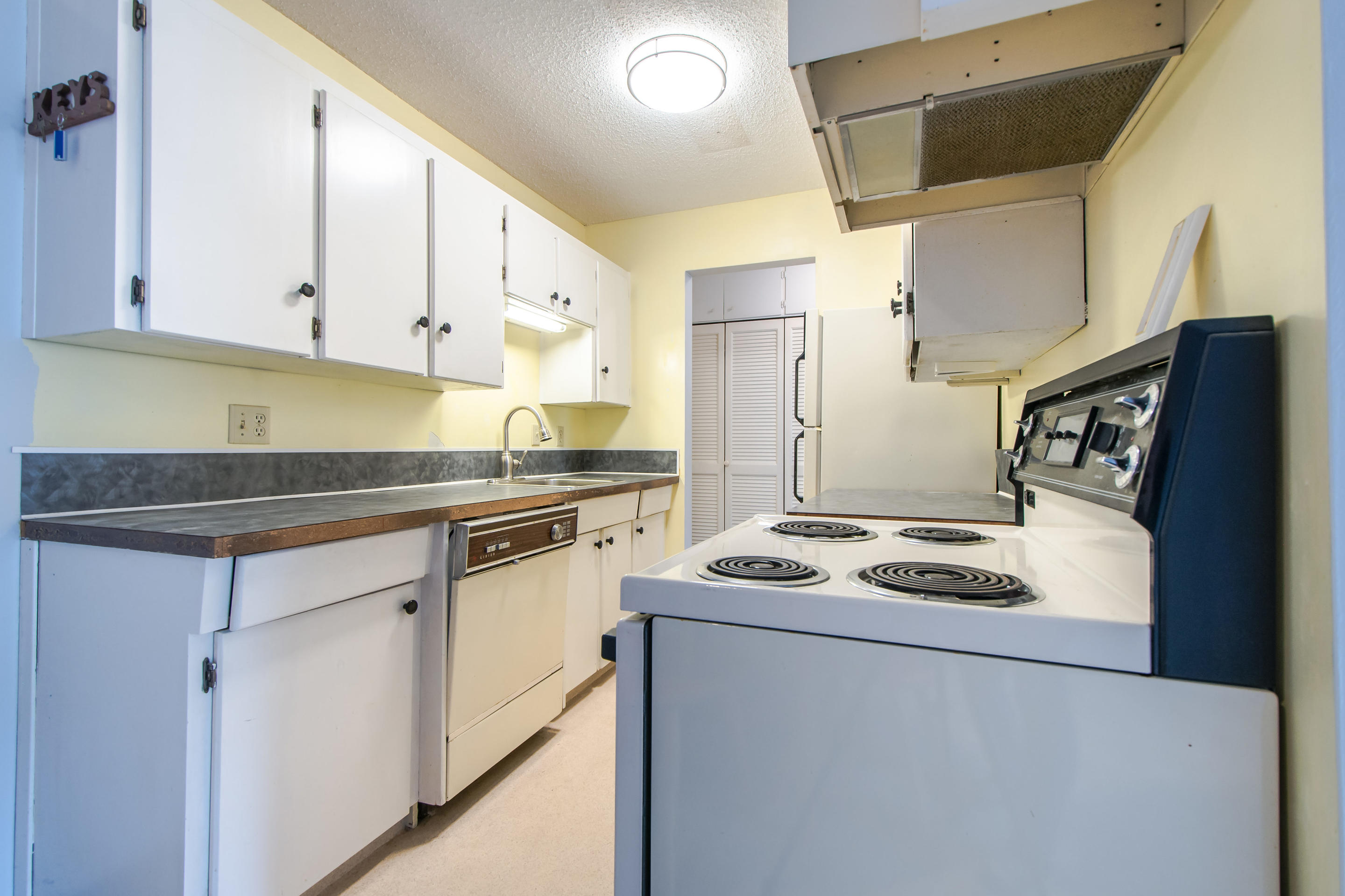 208-1448 Fir Street, White Rock 9