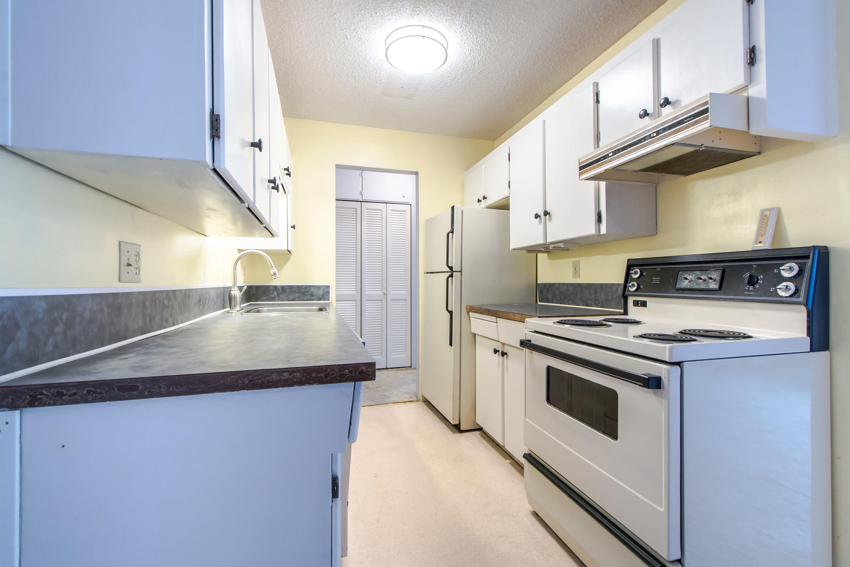 208-1448 Fir Street, White Rock 10