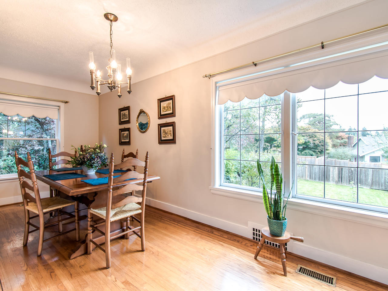 219 2nd Street, New Westminster 9