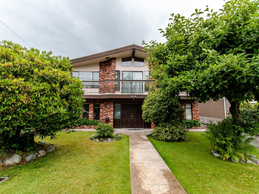 7676 McGregor Ave, Burnaby