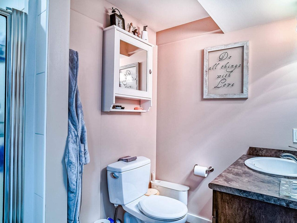 1504 London St, New Westminster 28