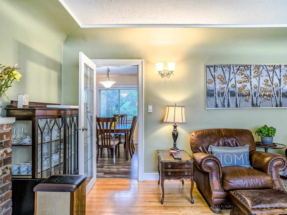 1504 London St, New Westminster 5