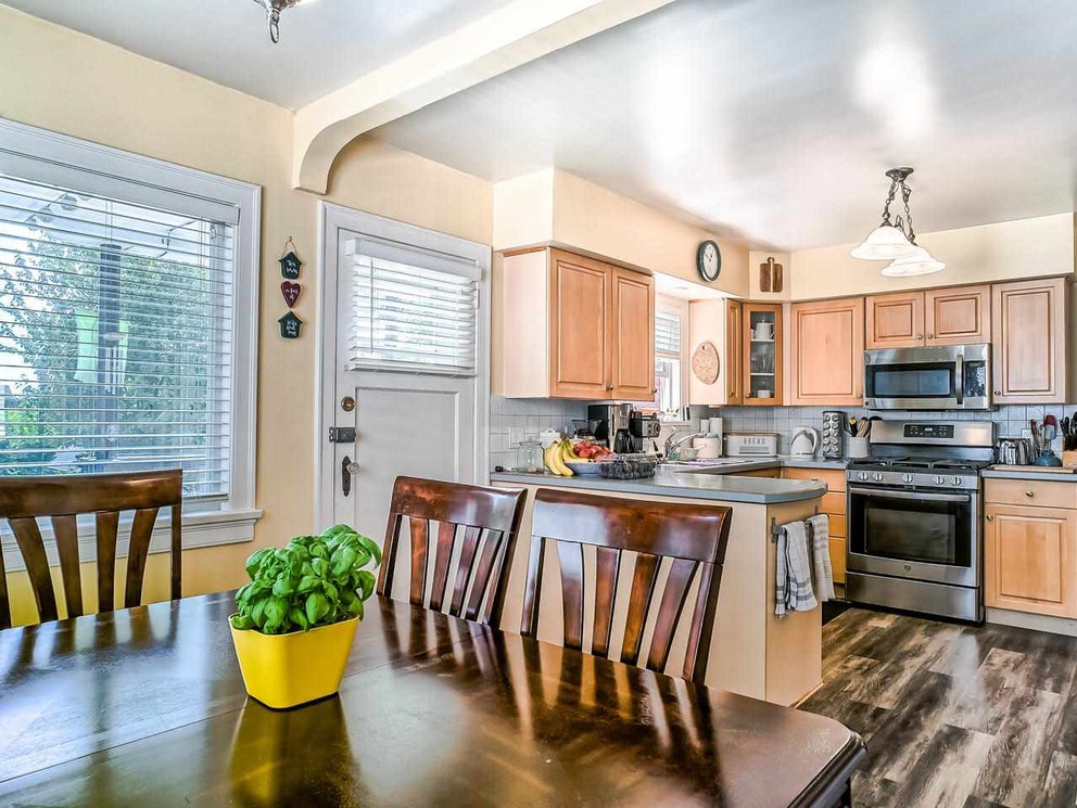 1504 London St, New Westminster 7