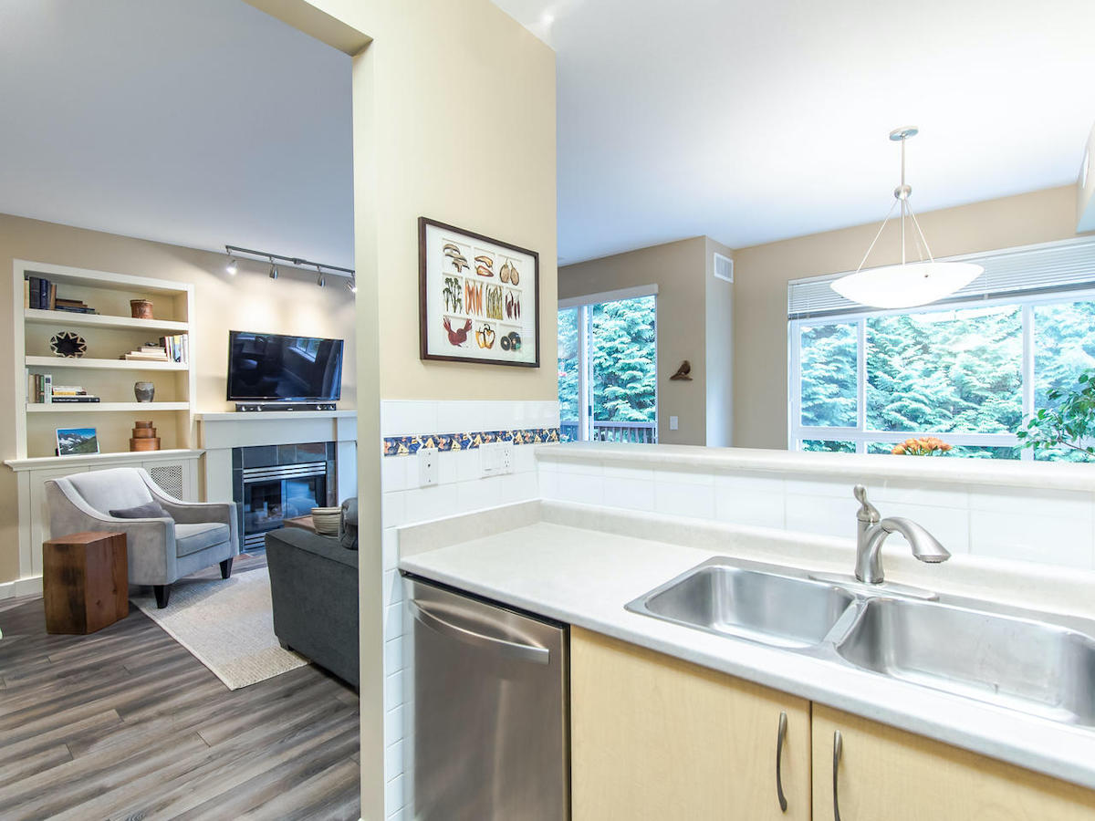 64 15 Forest Park Way, Port Moody 9
