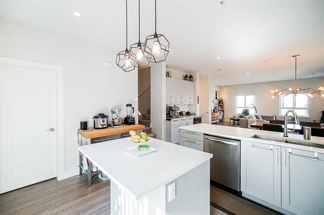 1 843 Ewen Ave, New Westminster 3