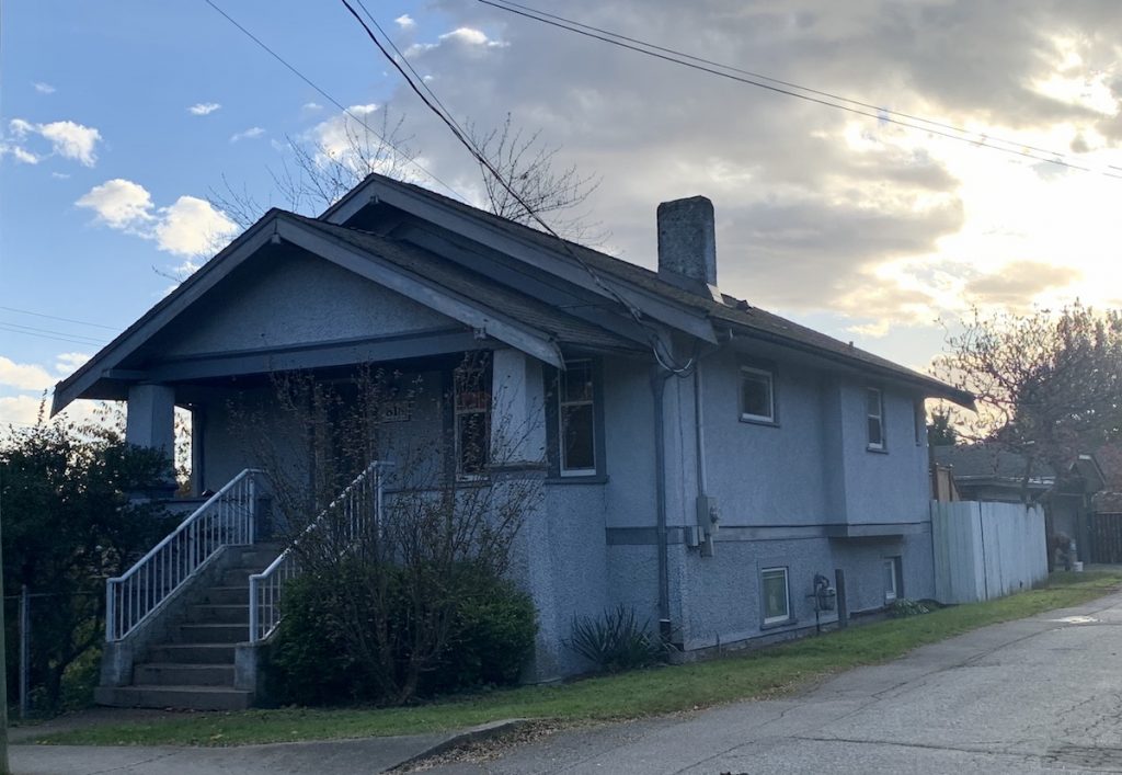 818 Henley St, New Westminster