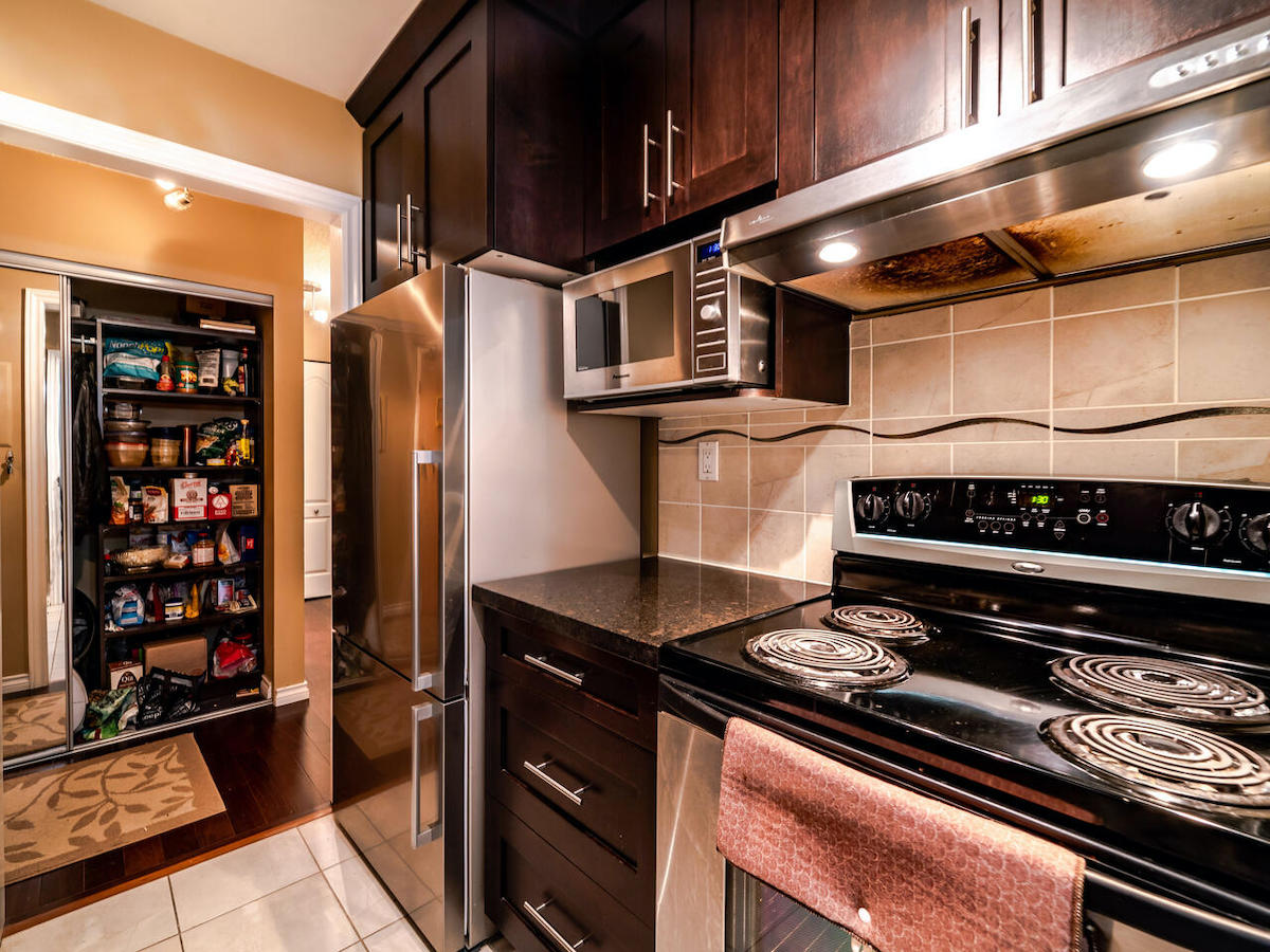 411-9890 Manchester Drive, Burnaby 6
