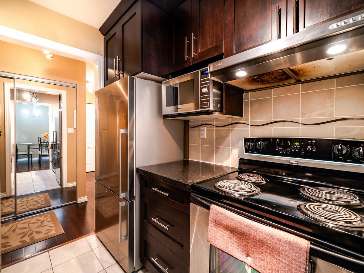 411-9890 Manchester Drive, Burnaby 7