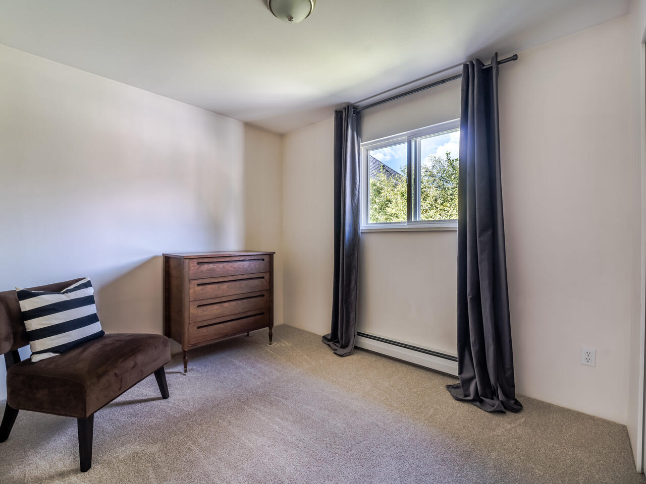 2005 London St, New Westminster 14