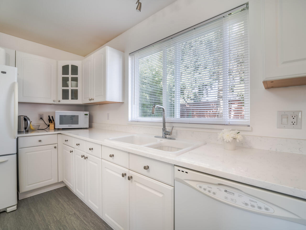 2005 London St, New Westminster 9