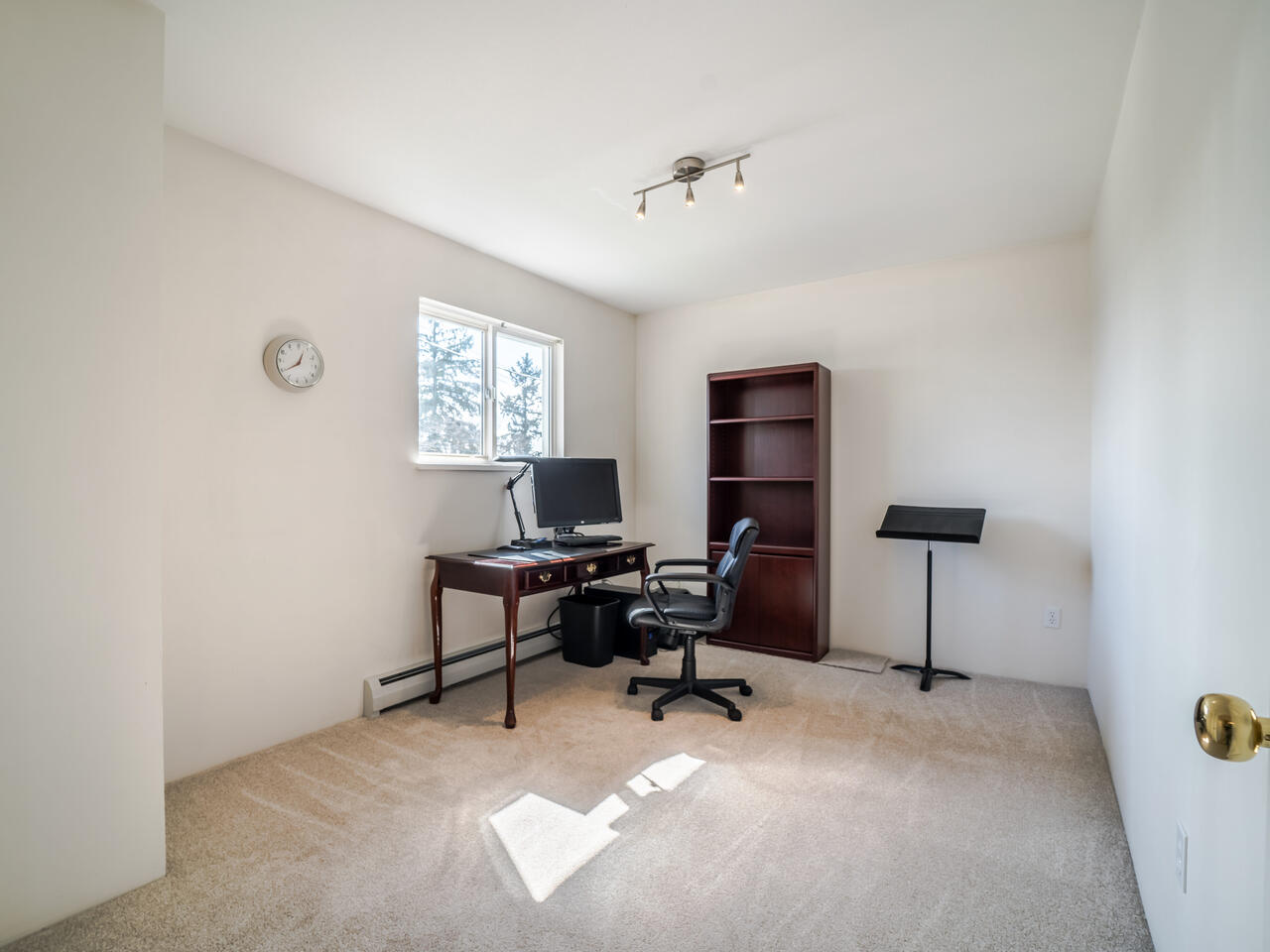 2005 London St, New Westminster 11