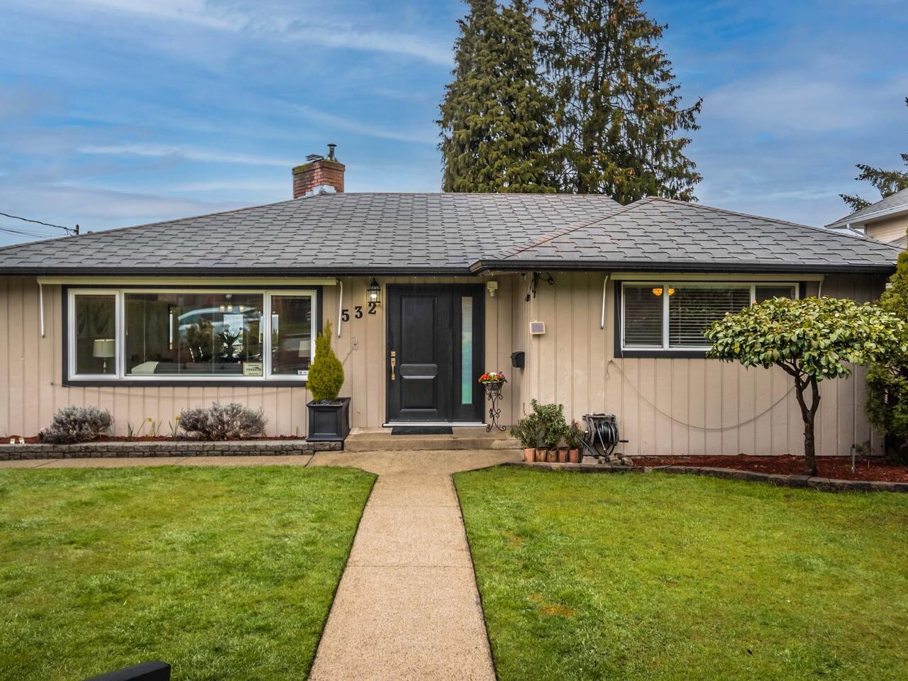 532 Amess St, New Westminster 2