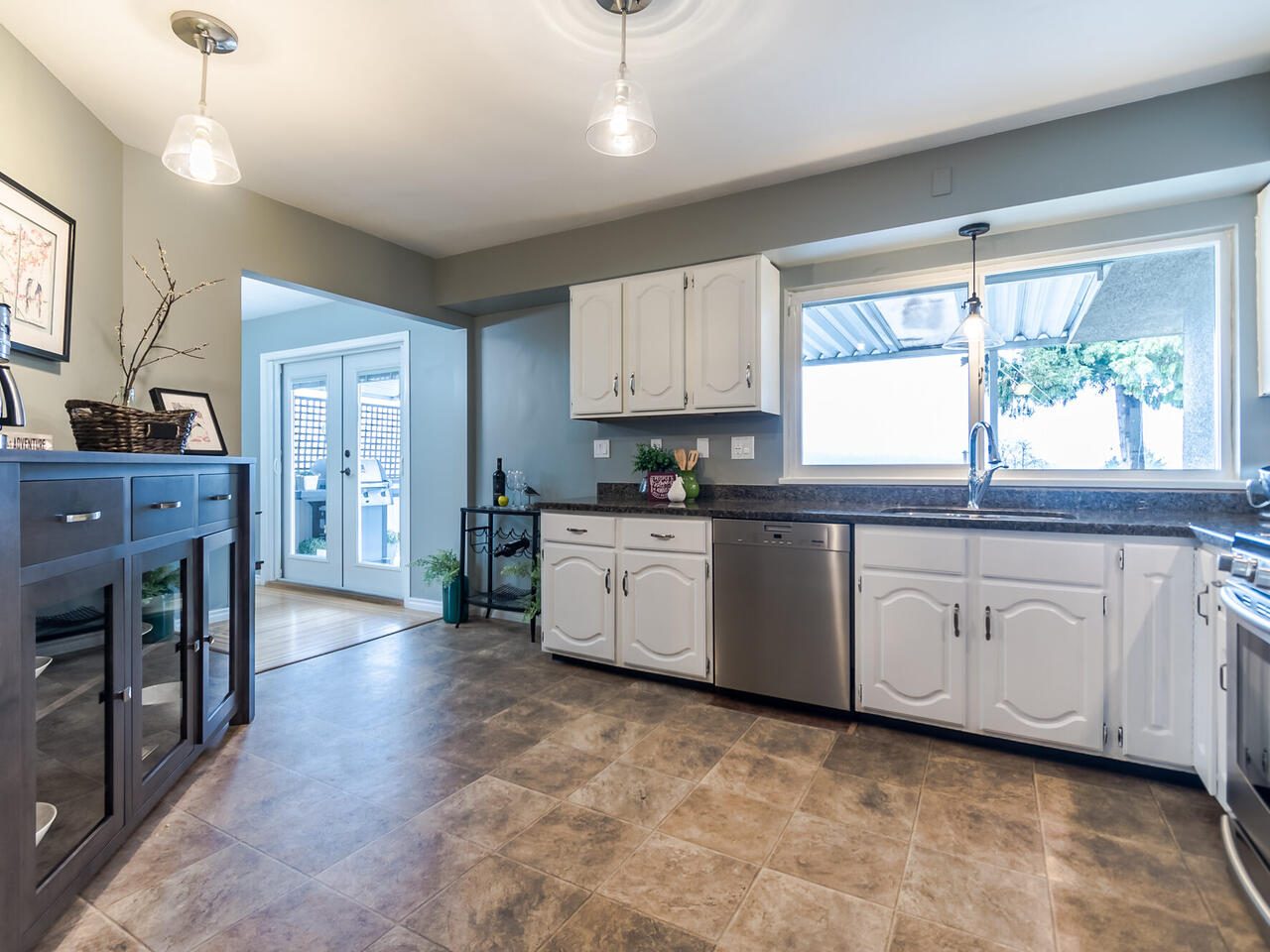 532 Amess St, New Westminster 11