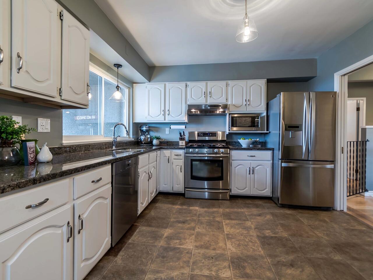 532 Amess St, New Westminster 14