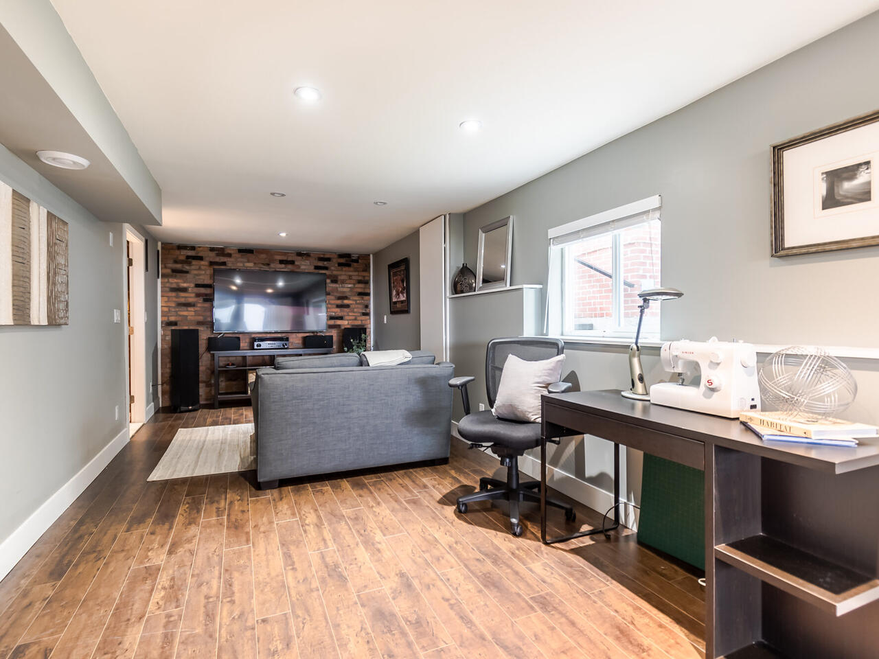 532 Amess St, New Westminster 26