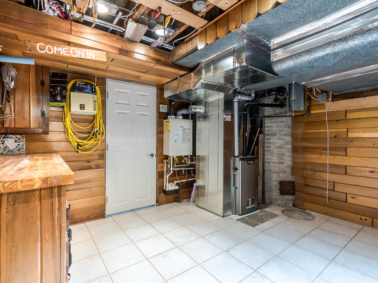 532 Amess St, New Westminster 34
