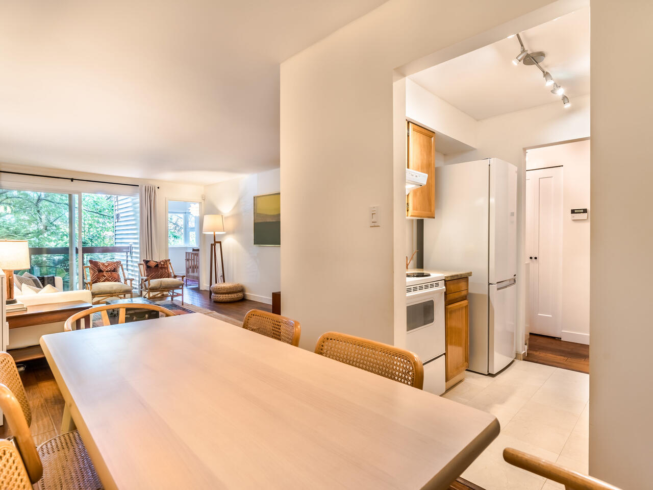 207 1429 E 4th Avenue, Vancouver 11