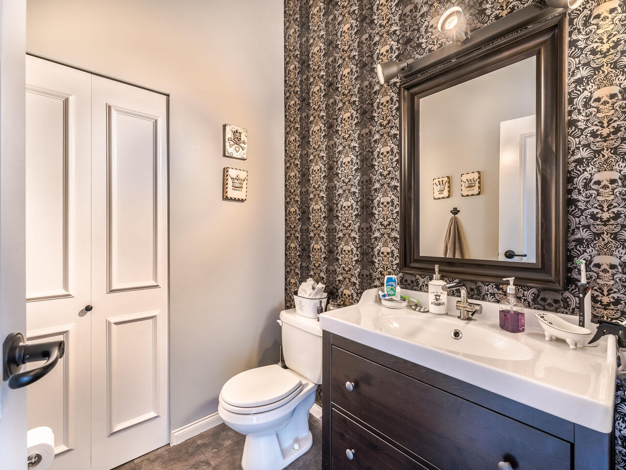 5777 Kettle Crescent West, Surrey 24