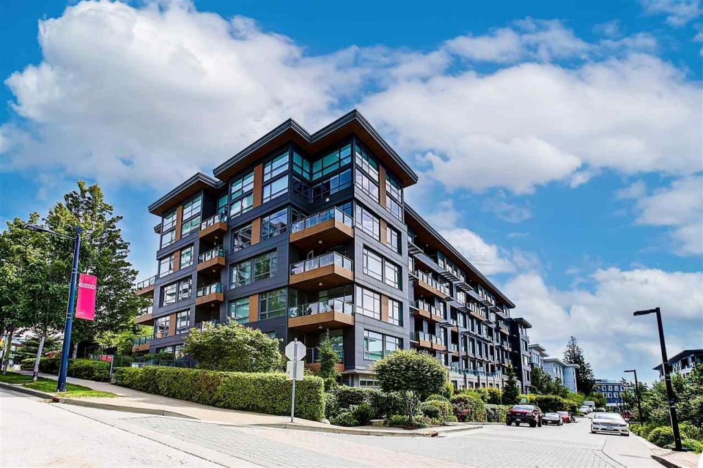 4 9150 University High Street, Burnaby North