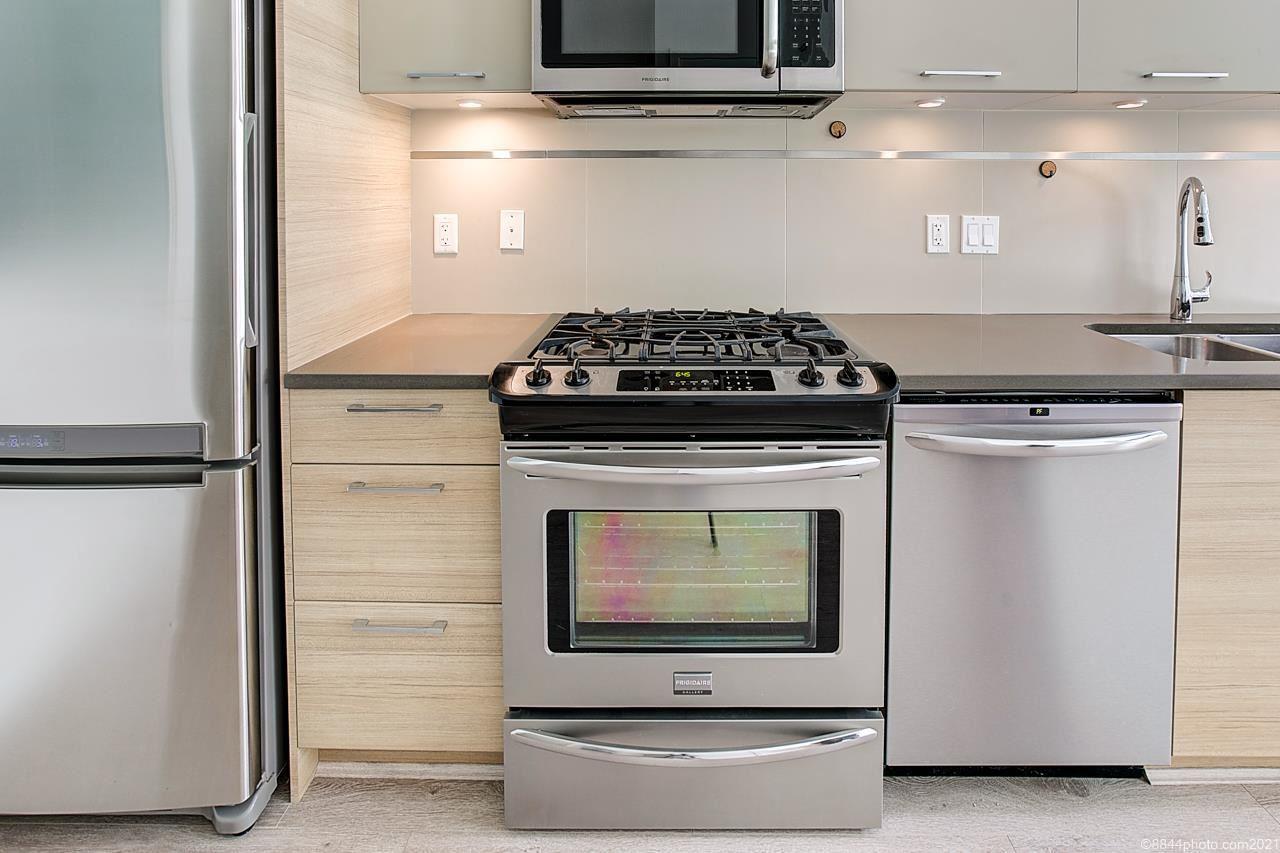 4 9150 University High Street, Burnaby North 11