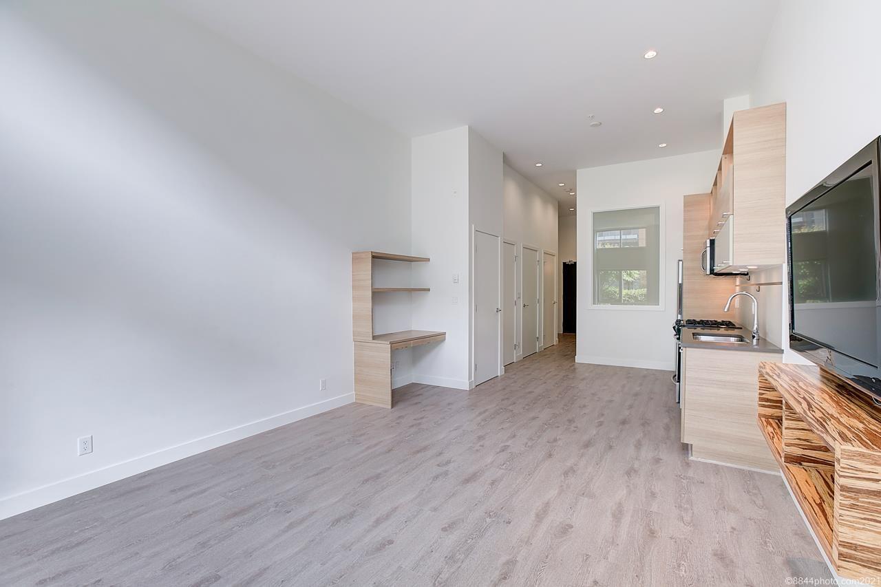 4 9150 University High Street, Burnaby North 19