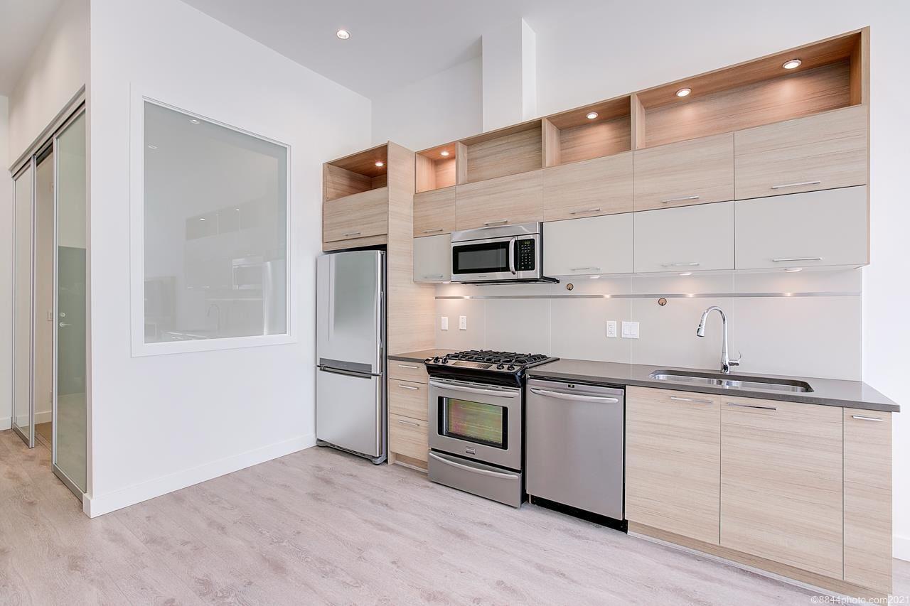 4 9150 University High Street, Burnaby North 21