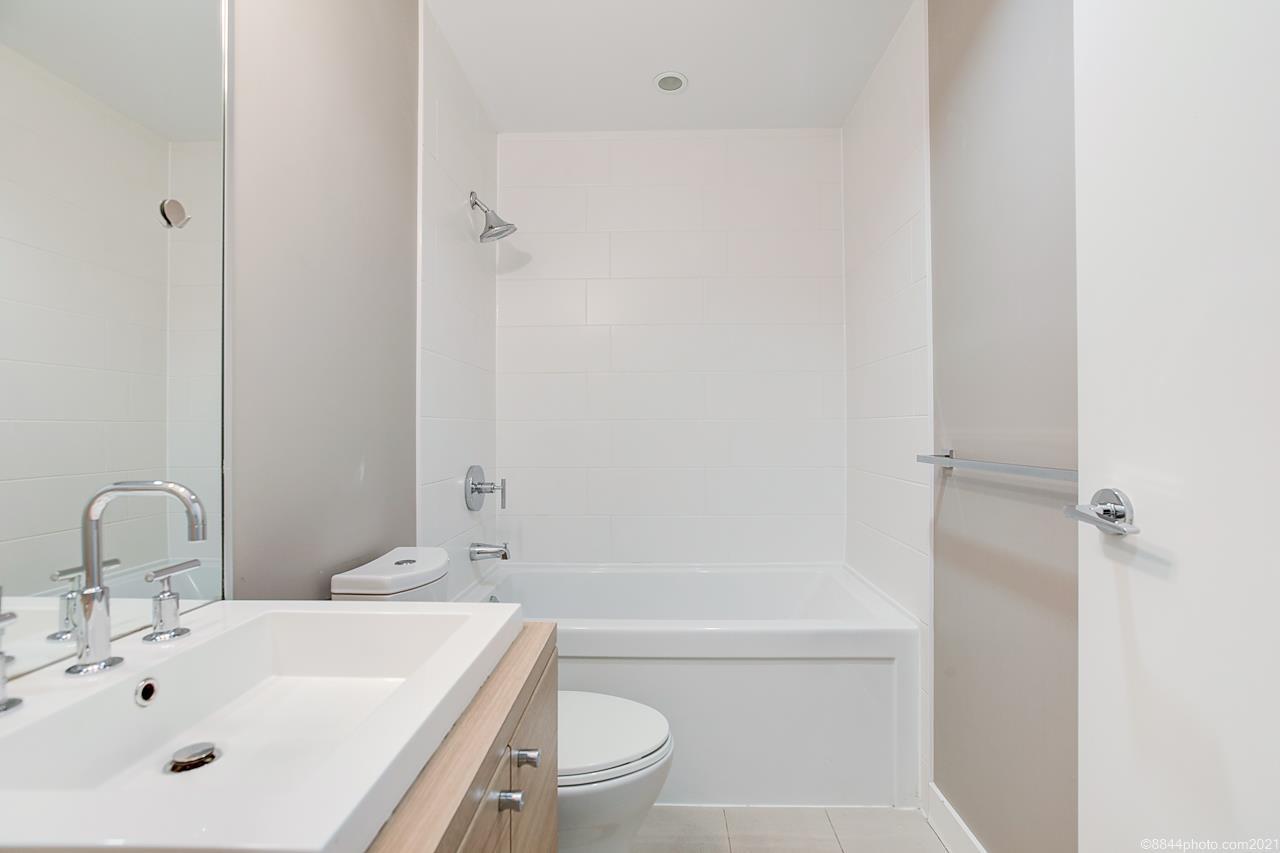 4 9150 University High Street, Burnaby North 32