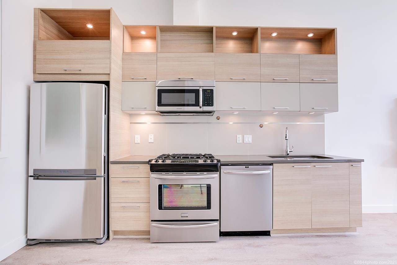 4 9150 University High Street, Burnaby North 10