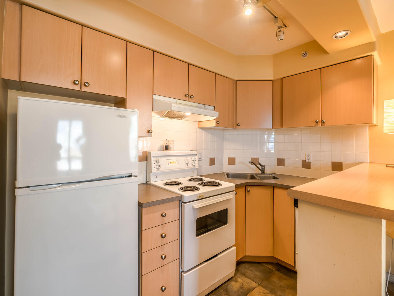 808-680 Clarkson Street, New Westminster 8