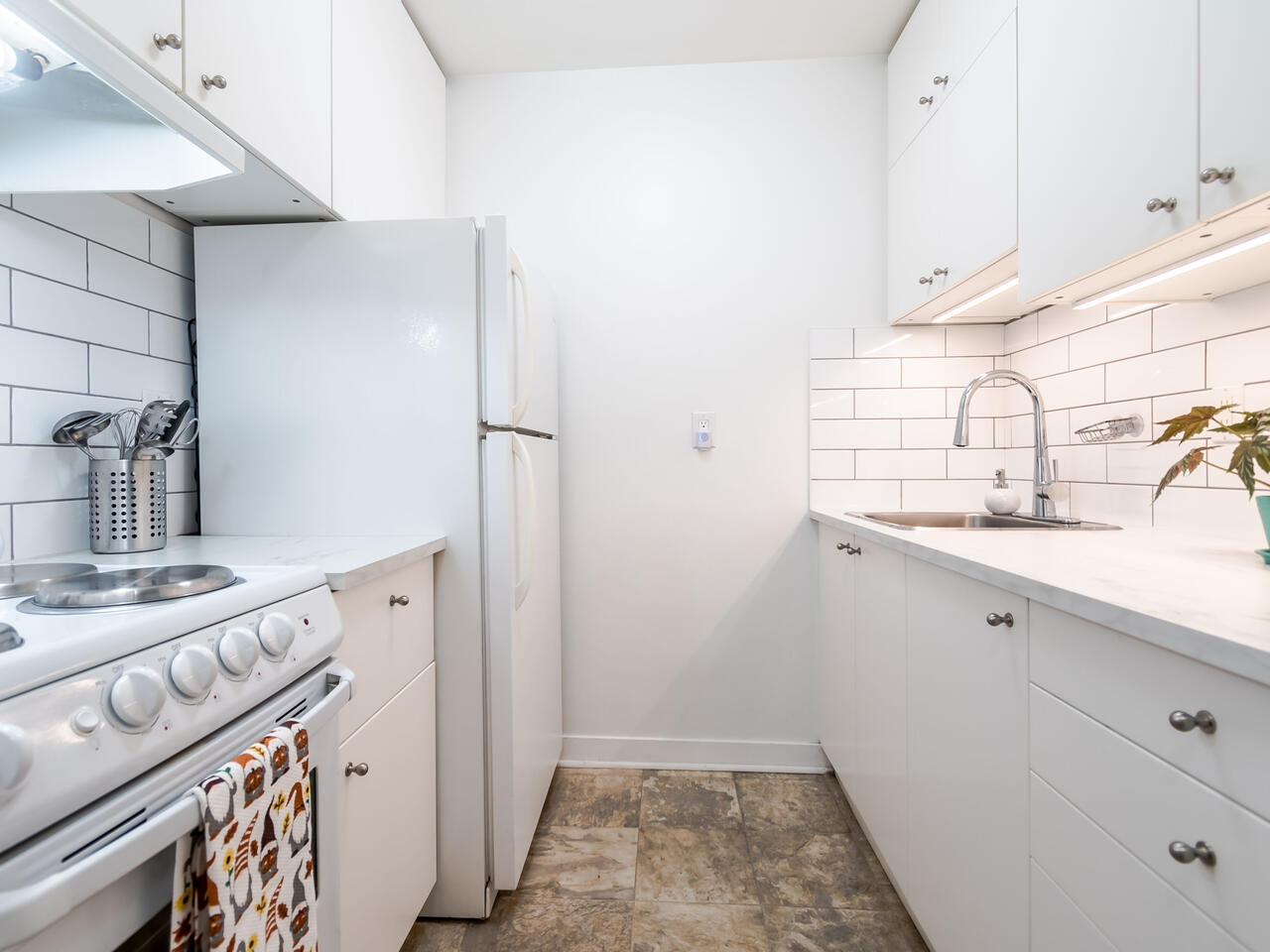 208-707 Eighth St, New Westminster 7
