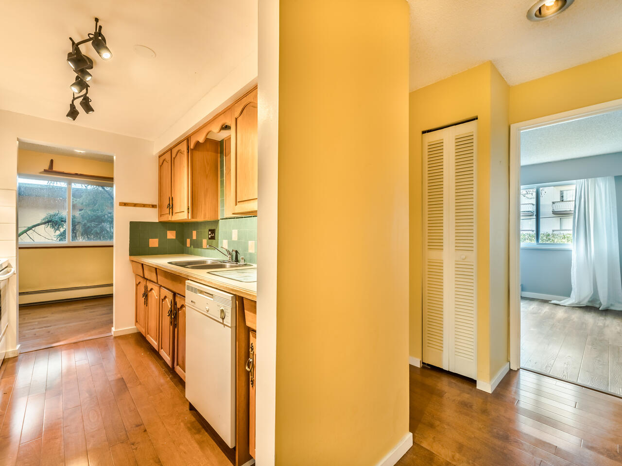 210 1011 Fourth Avenue, New Westminster 3