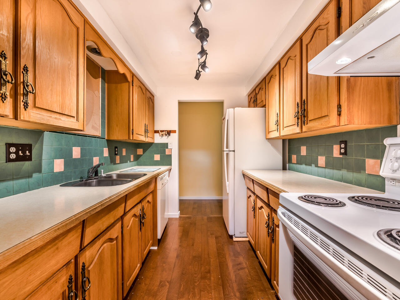 210 1011 Fourth Avenue, New Westminster 4
