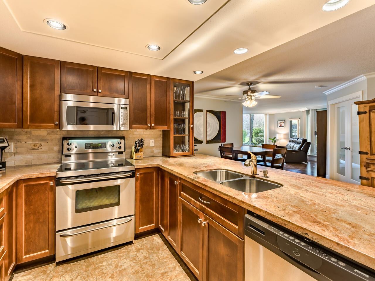 103 1135 Quayside Drive, New Westminster 6