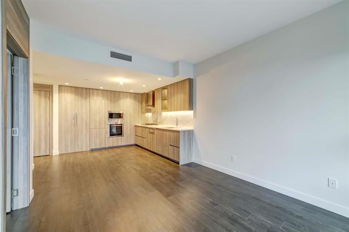 701 9887 Whalley Boulevard, North Surrey 14