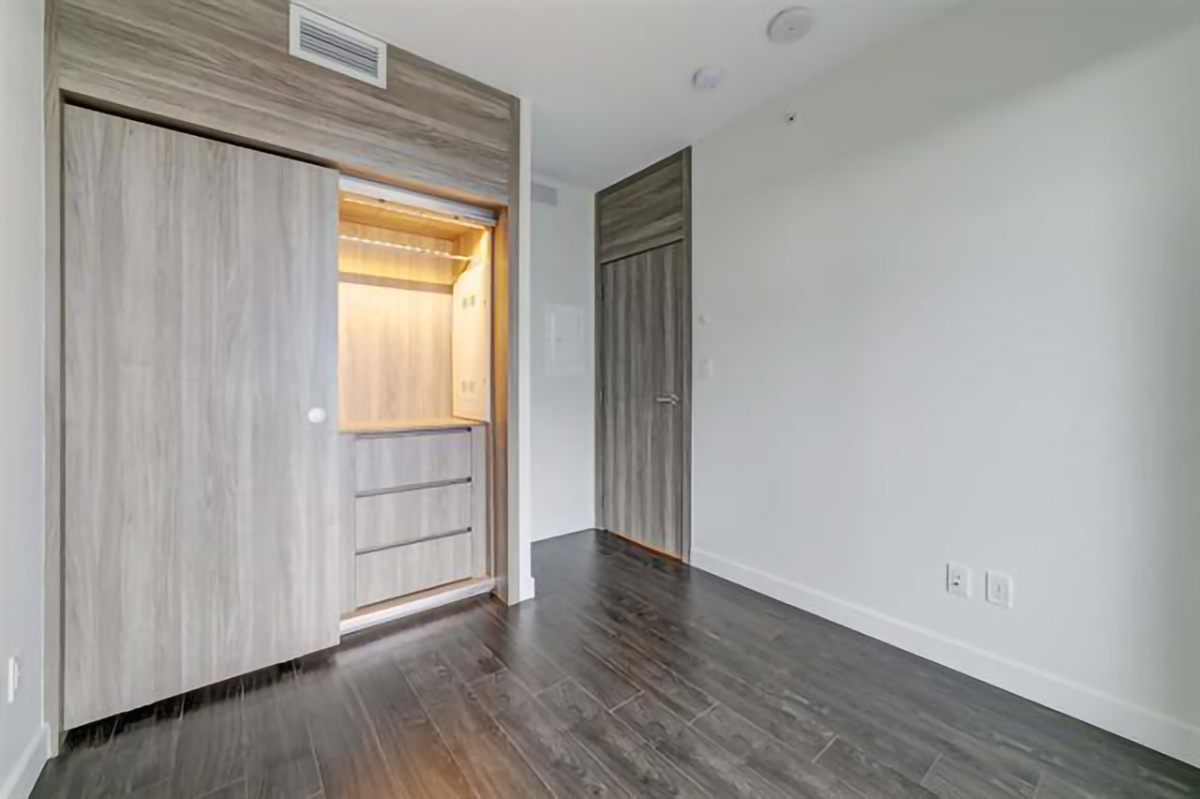701 9887 Whalley Boulevard, North Surrey 7