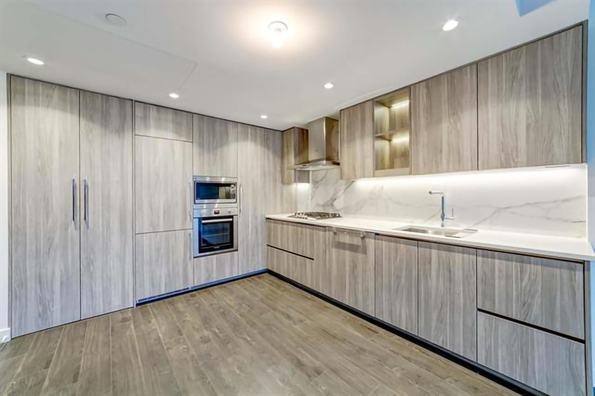 701 9887 Whalley Boulevard, North Surrey