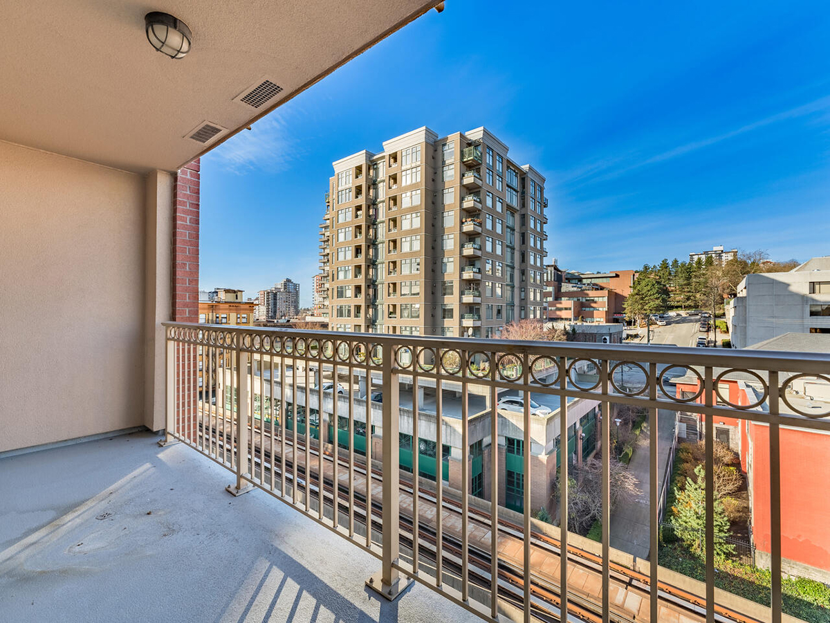 906 680 Clarkson Street, New Westminster 19