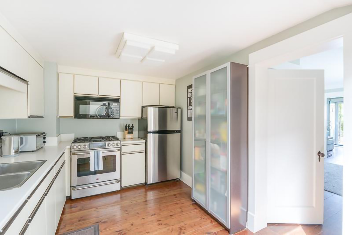 328 Strand Avenue, New Westminster 16