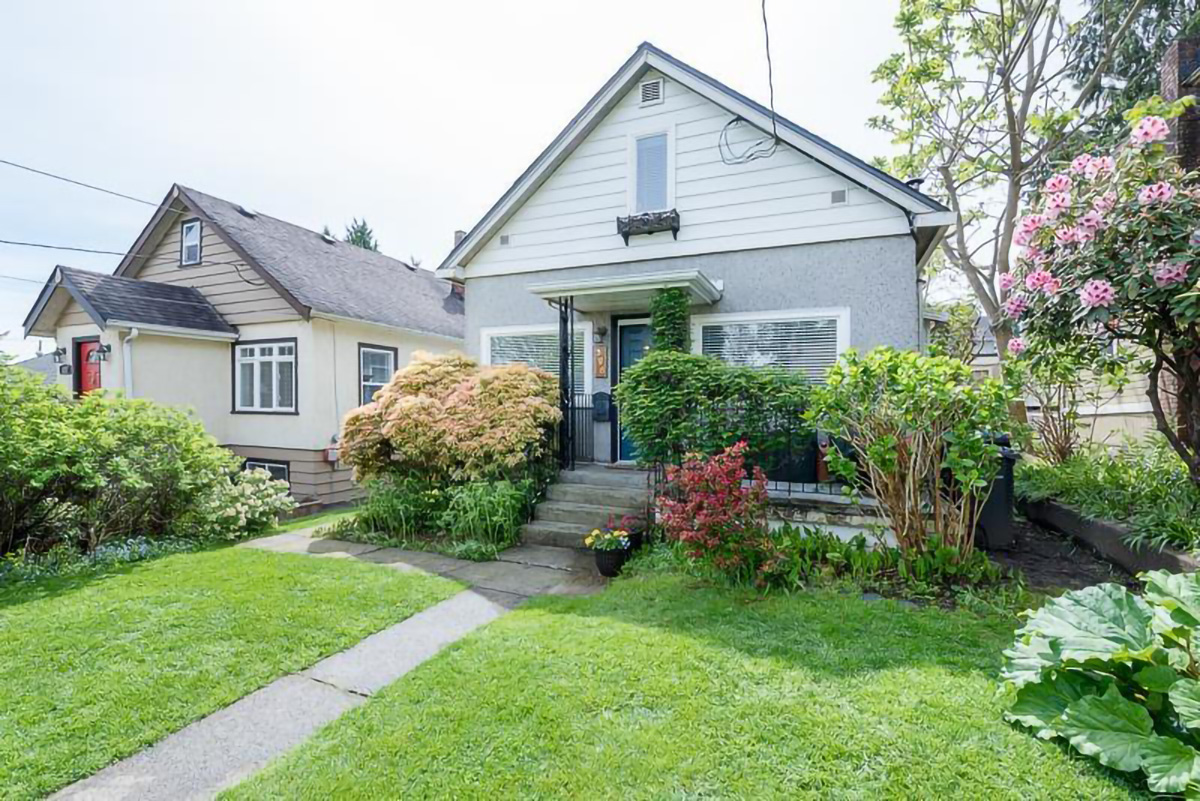 328 Strand Avenue, New Westminster 33