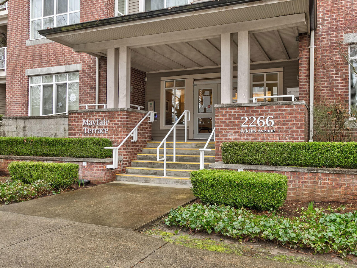 301 2266 Atkins Avenue, Port Coquitlam 2