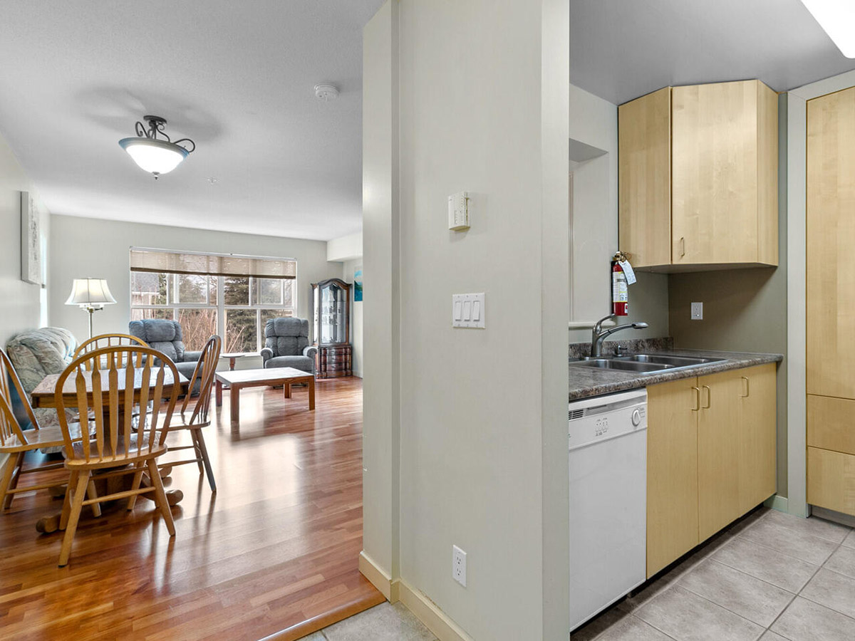 301 2266 Atkins Avenue, Port Coquitlam 5