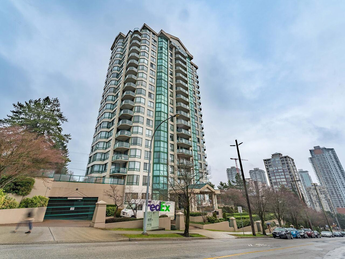 1105 121 Tenth Street, New Westminster