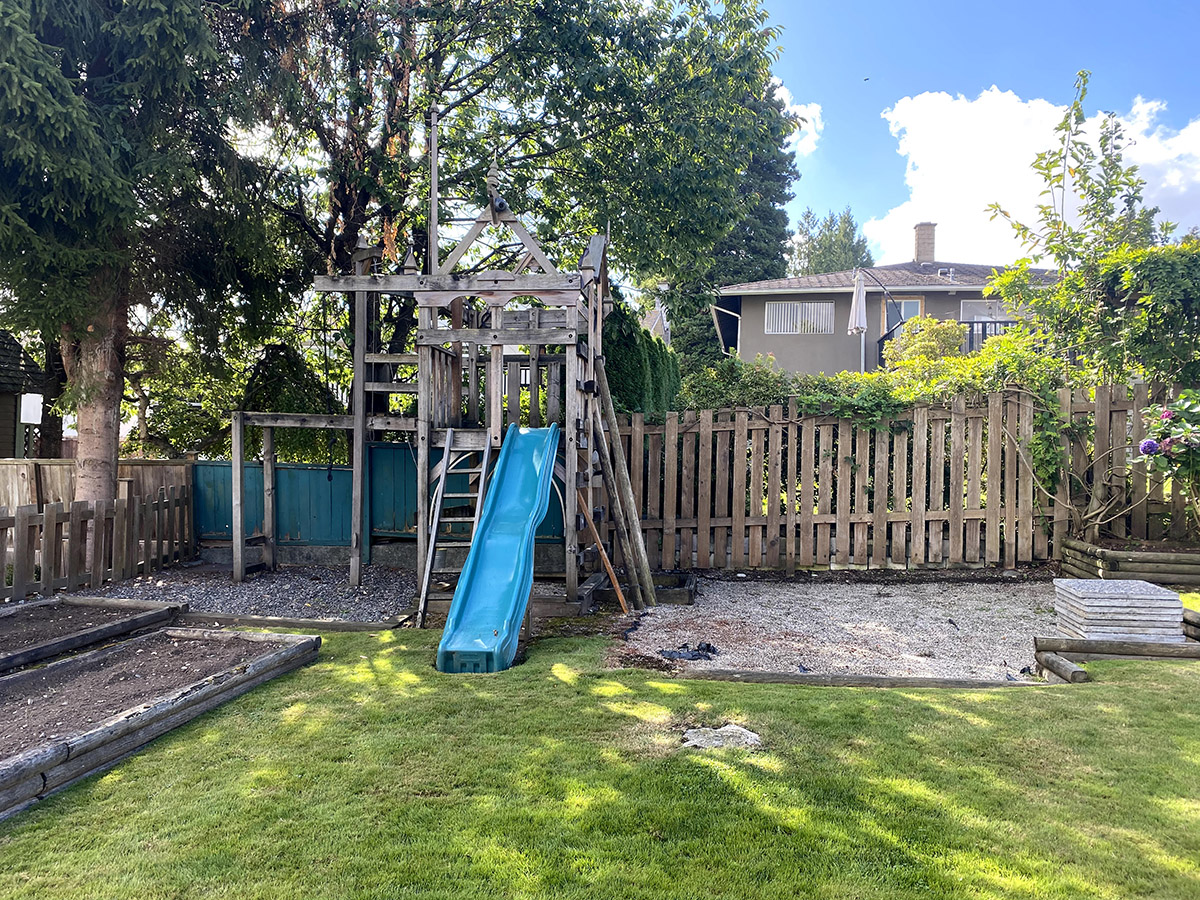 326 Hoult Street, New Westminster 36