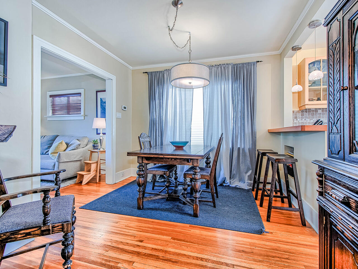 4152 Pender Street, Burnaby 9