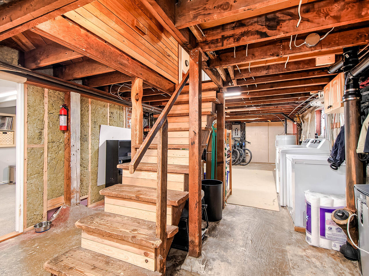 4152 Pender Street, Burnaby 15