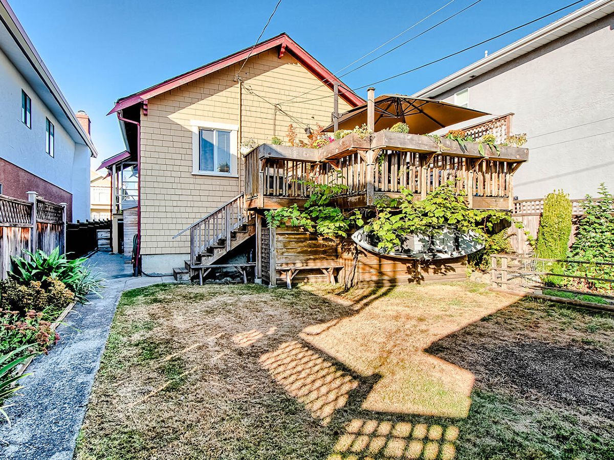4152 Pender Street, Burnaby 27